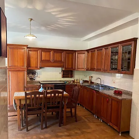 Casa Vacanze M דירה באניירה קלאברה